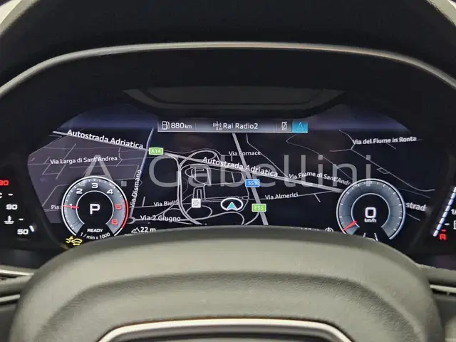 Audi Q3 view 11