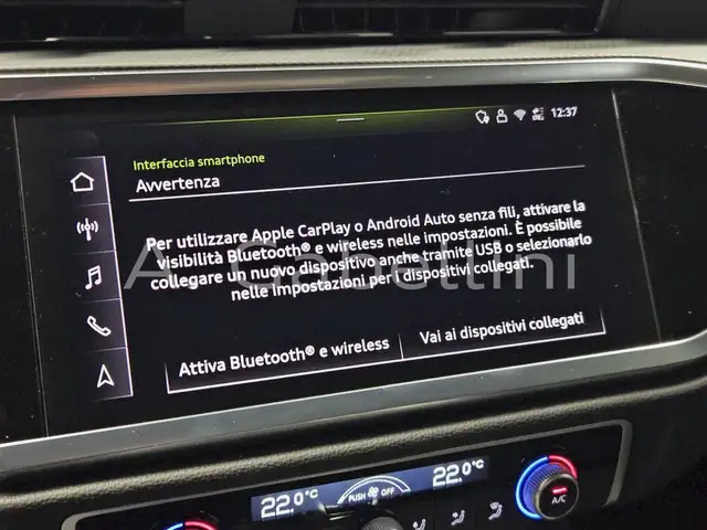 Audi Q3 view 13