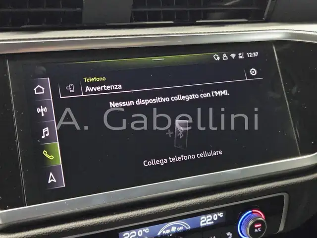 Audi Q3 view 12
