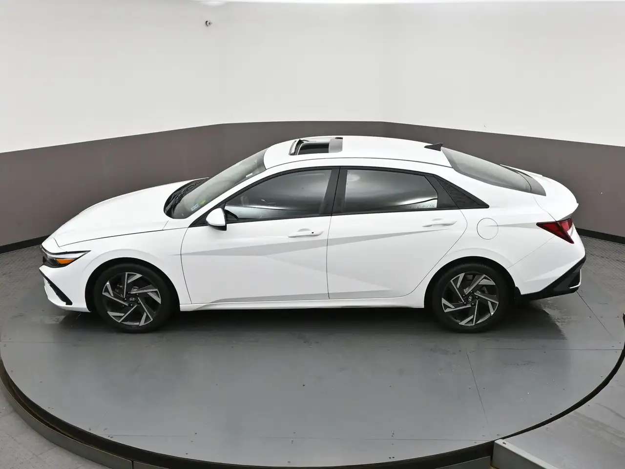 Hyundai ELANTRA снимка Hyundai ELANTRA