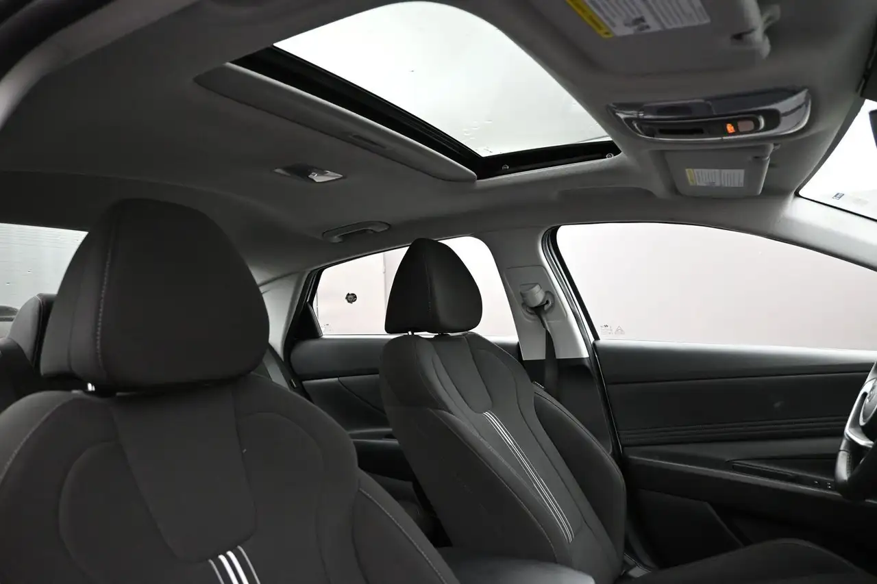 Hyundai ELANTRA снимка Hyundai ELANTRA