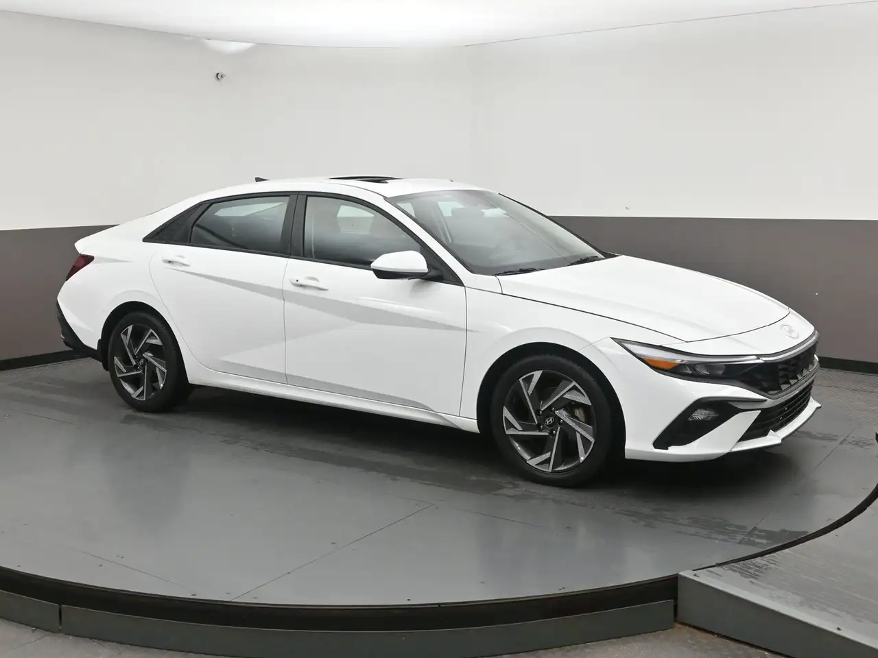 Hyundai ELANTRA снимка Hyundai ELANTRA