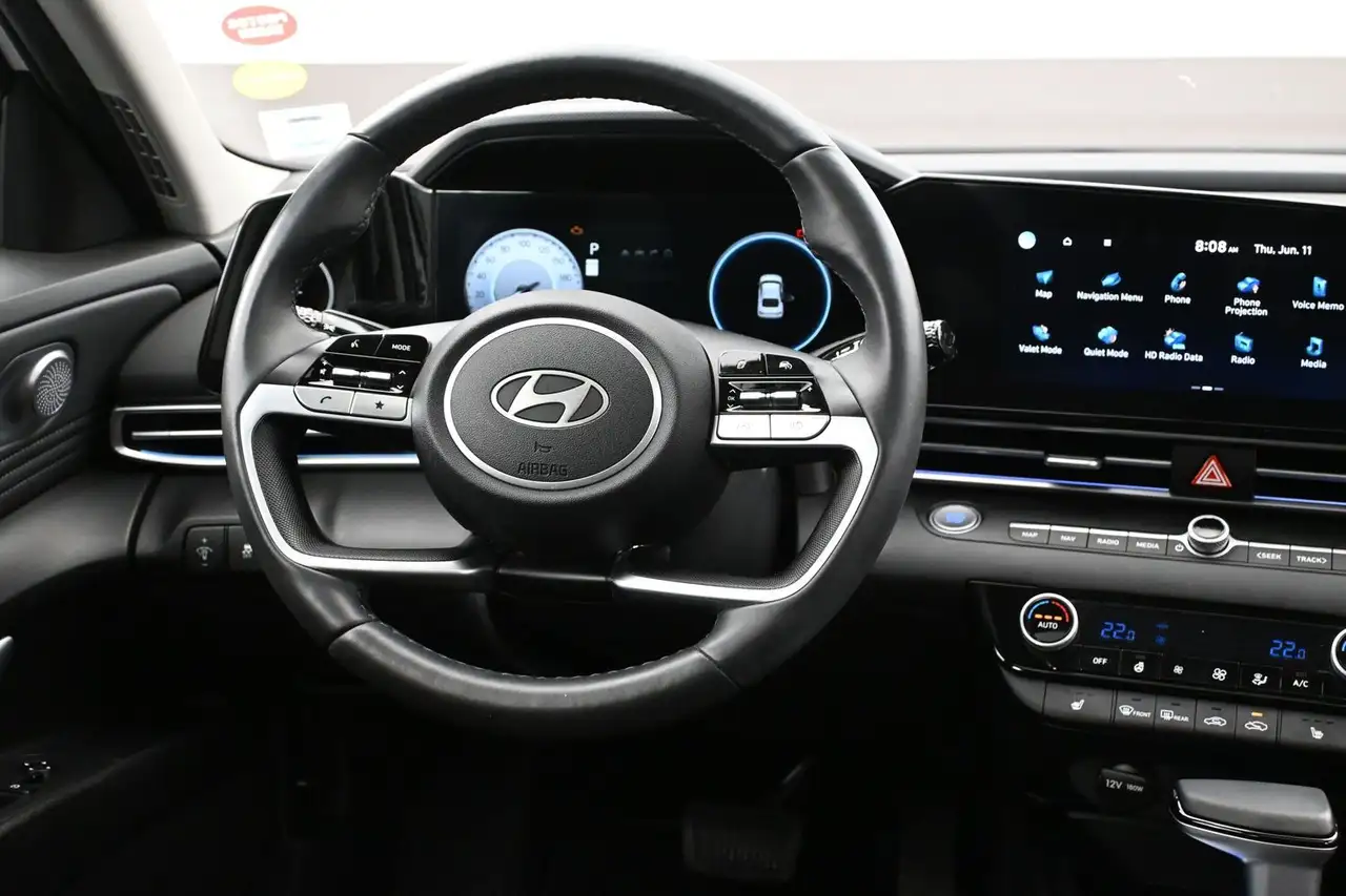 Hyundai ELANTRA снимка Hyundai ELANTRA