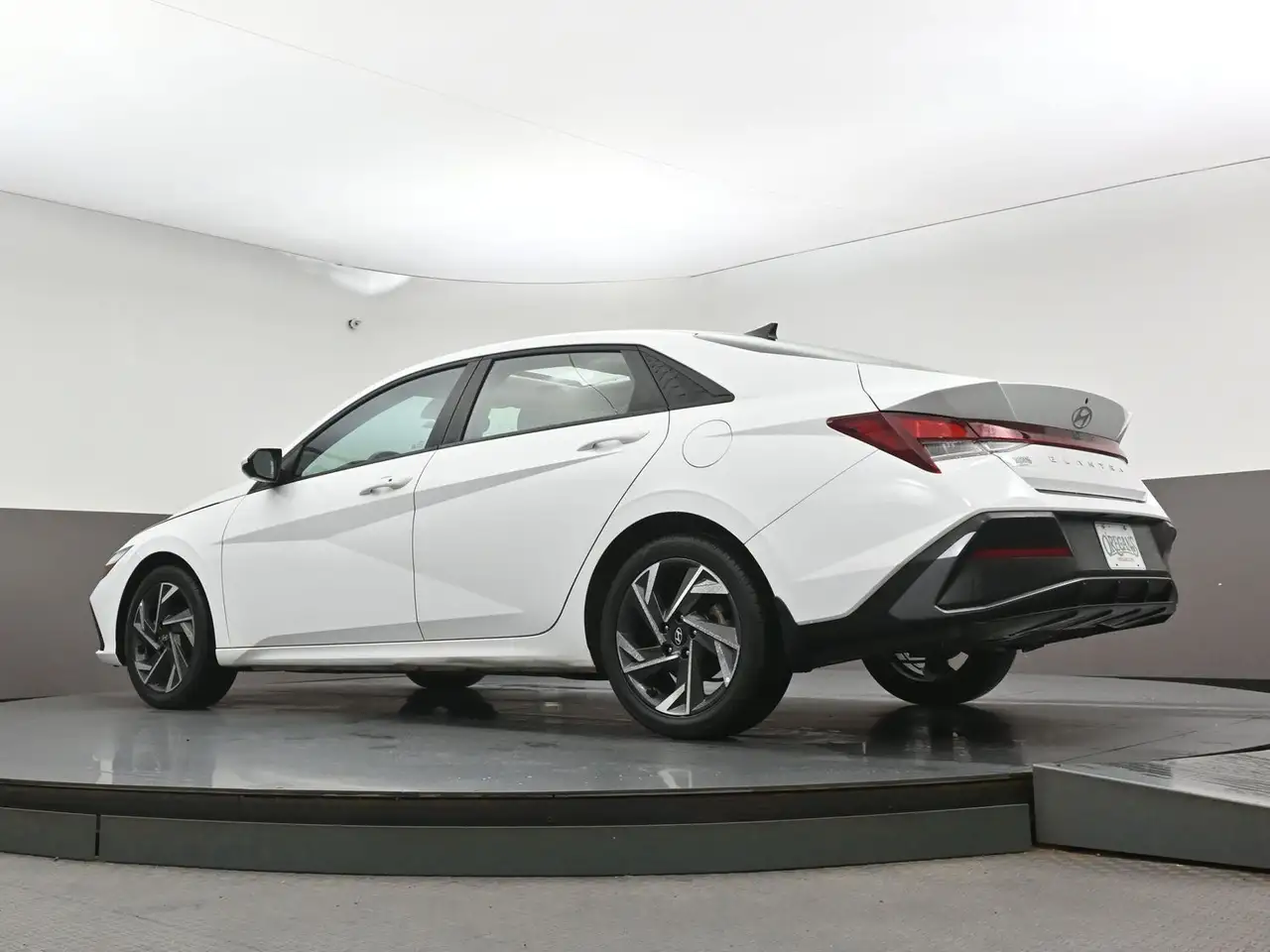 Hyundai ELANTRA снимка Hyundai ELANTRA
