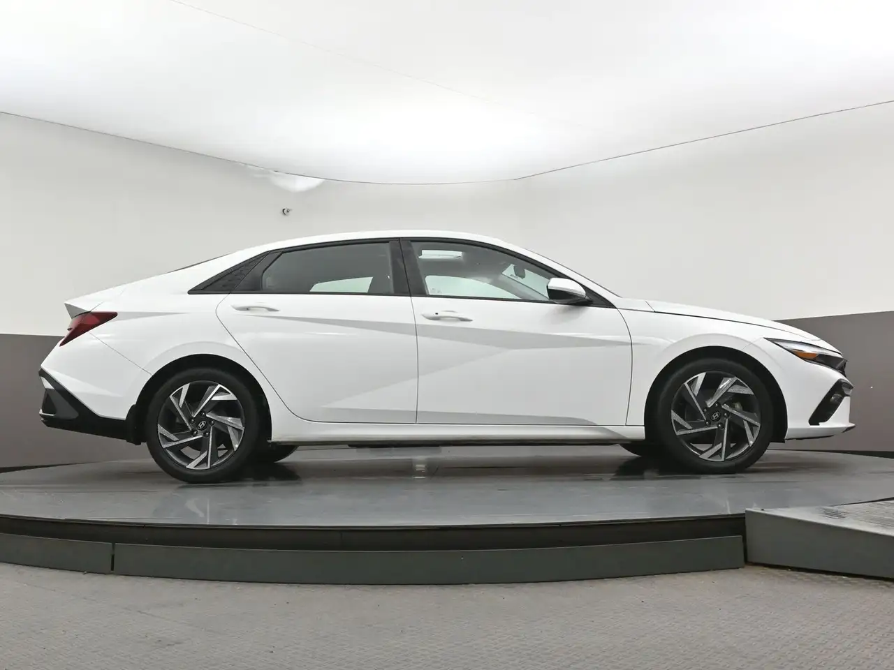 Hyundai ELANTRA снимка Hyundai ELANTRA