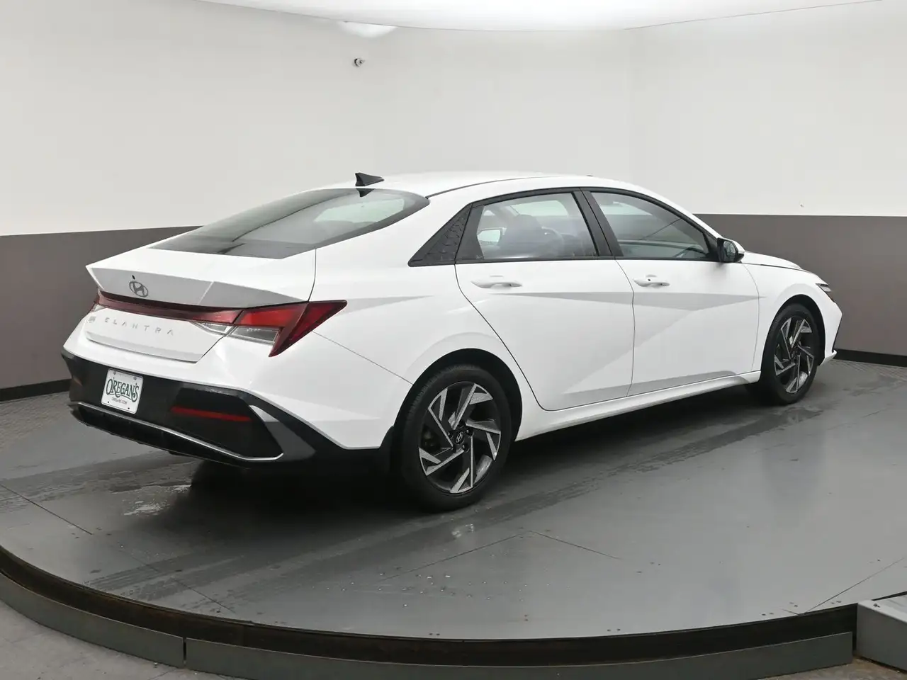 Hyundai ELANTRA снимка Hyundai ELANTRA