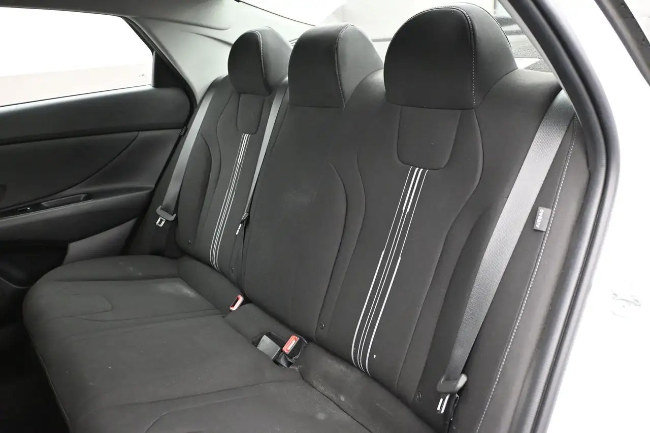 Hyundai ELANTRA снимка Hyundai ELANTRA
