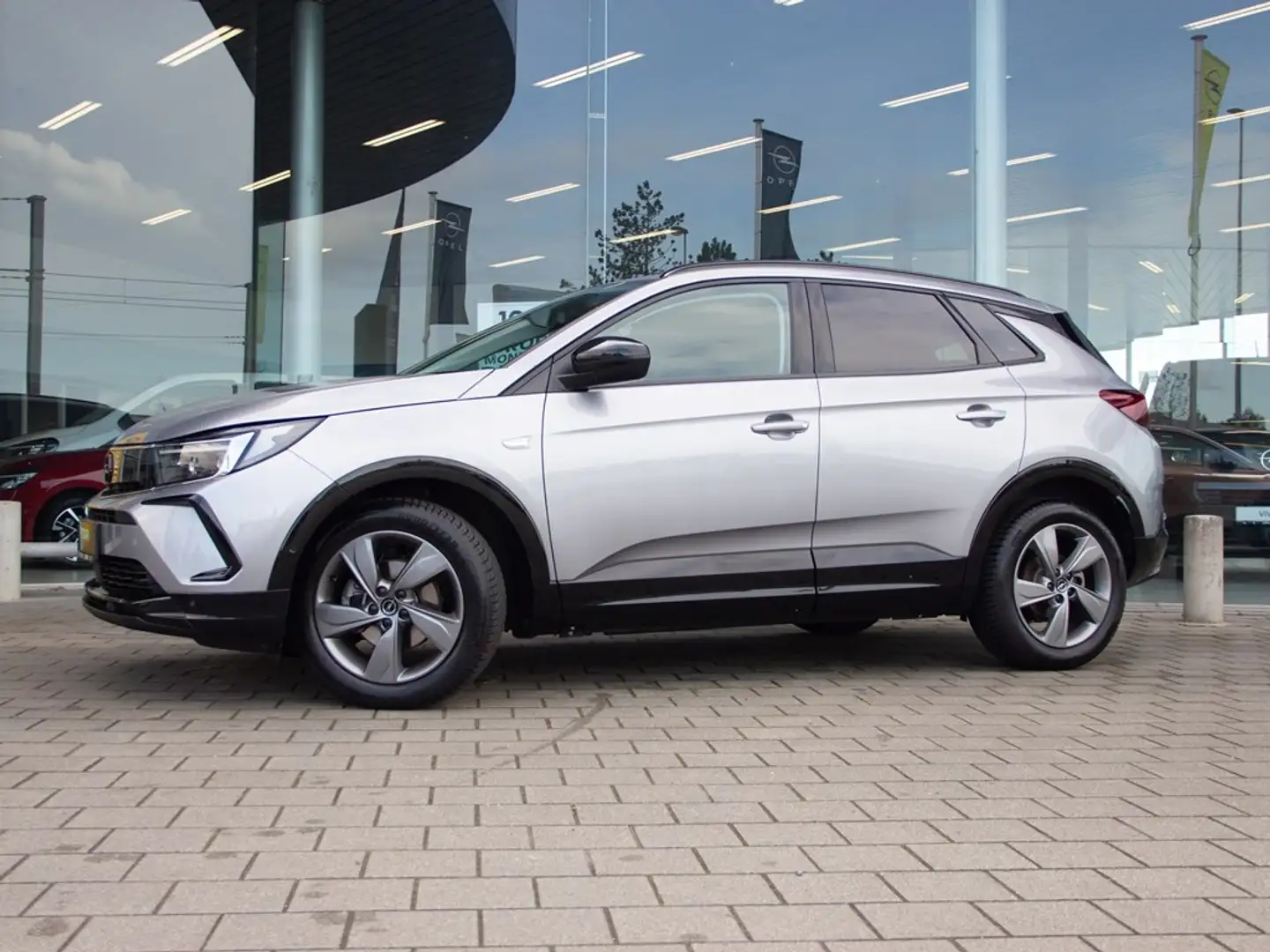 Opel Grandland GS 1.2T MT6 130PK |GPS|ELEK KOFFER|CAMERA|24 MAAND Grigio - 2