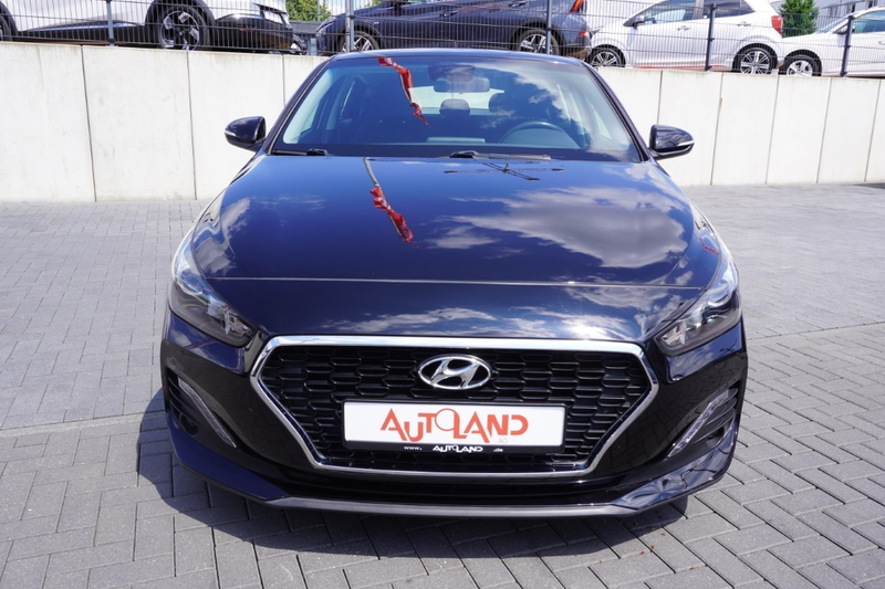 Hyundai i30 Fastback 1.4 T-GDI Premium LED Navi Kamera — photo 6