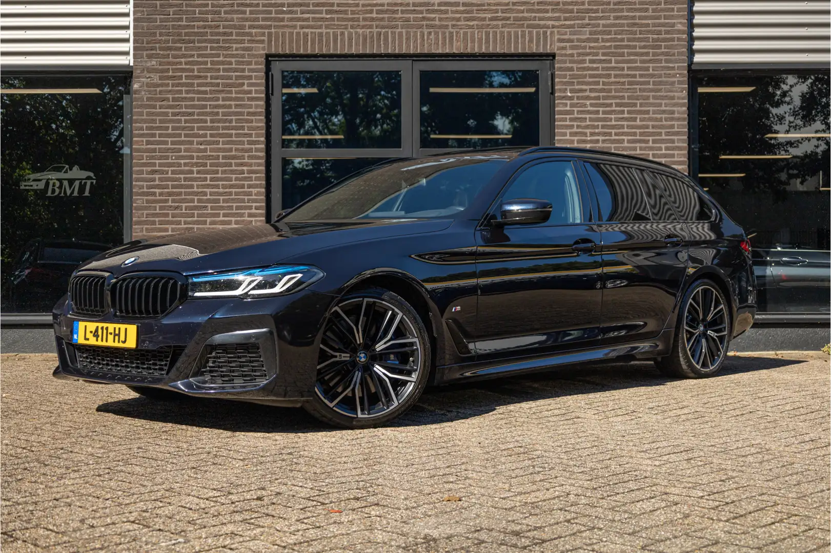 BMW 540 540i G31 Touring xDrive High Executive M Sport / L Schwarz - 2