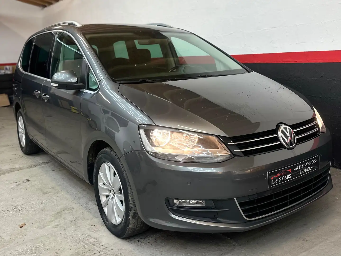 Volkswagen Sharan Sharan 2.0 TDi SCR Highline DSG Gris - 2