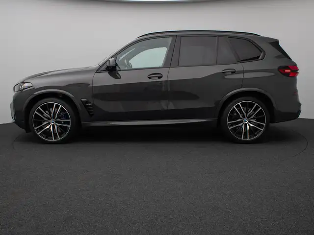 BMW X5 X5 M view 11