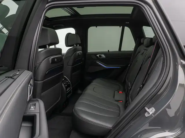 BMW X5 X5 M view 25