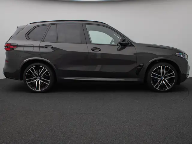 BMW X5 X5 M view 5