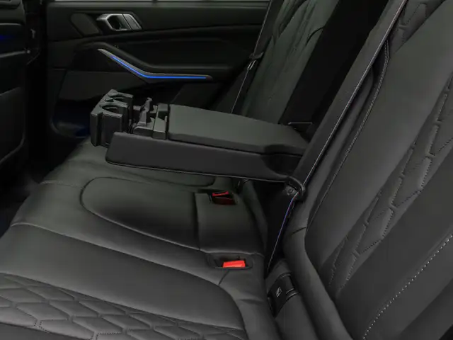 BMW X5 X5 M view 27