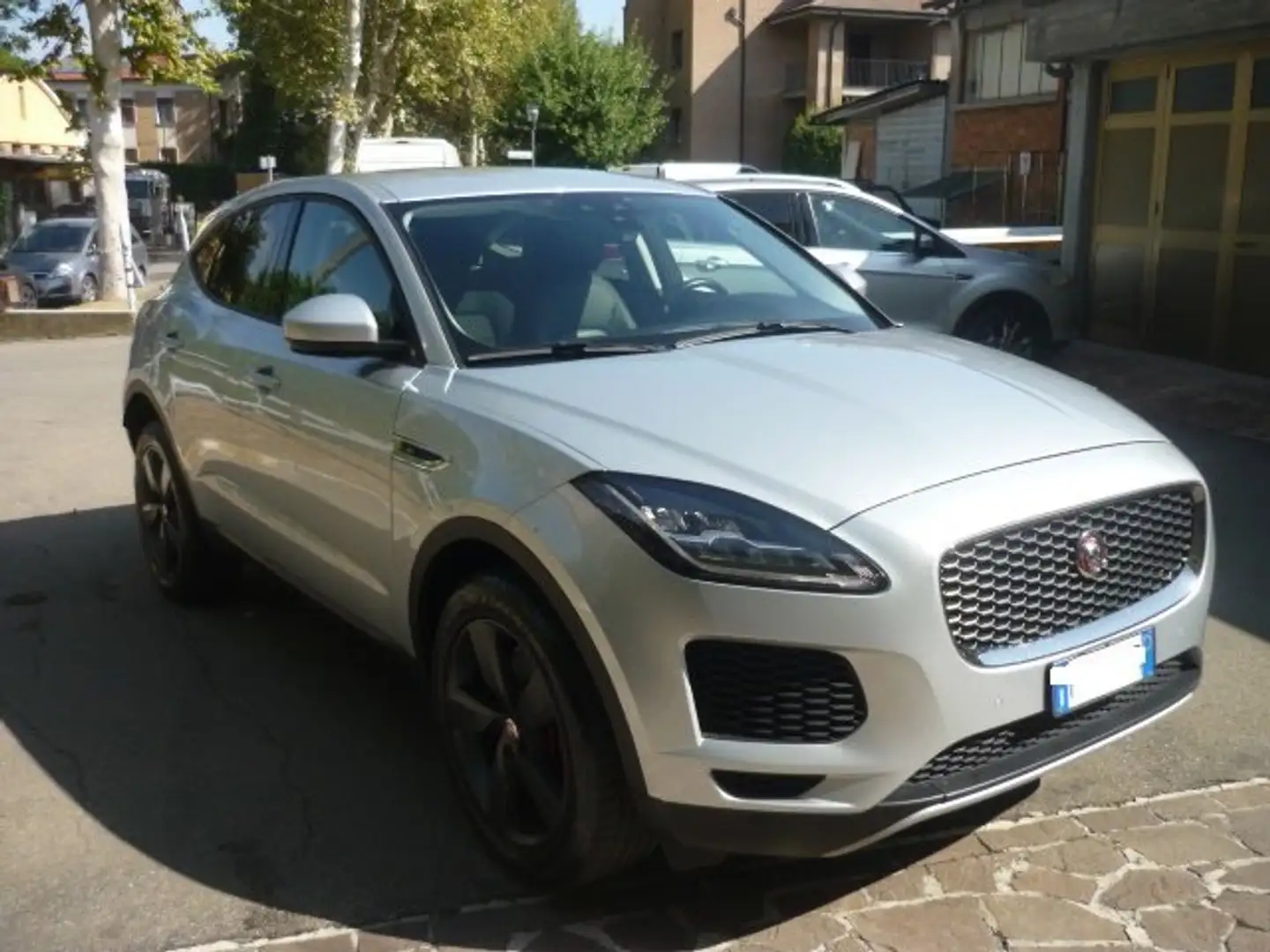 Jaguar E-Pace E-Pace 2.0d i4 R-Dynamic S awd 180cv auto my19 Argento - 2