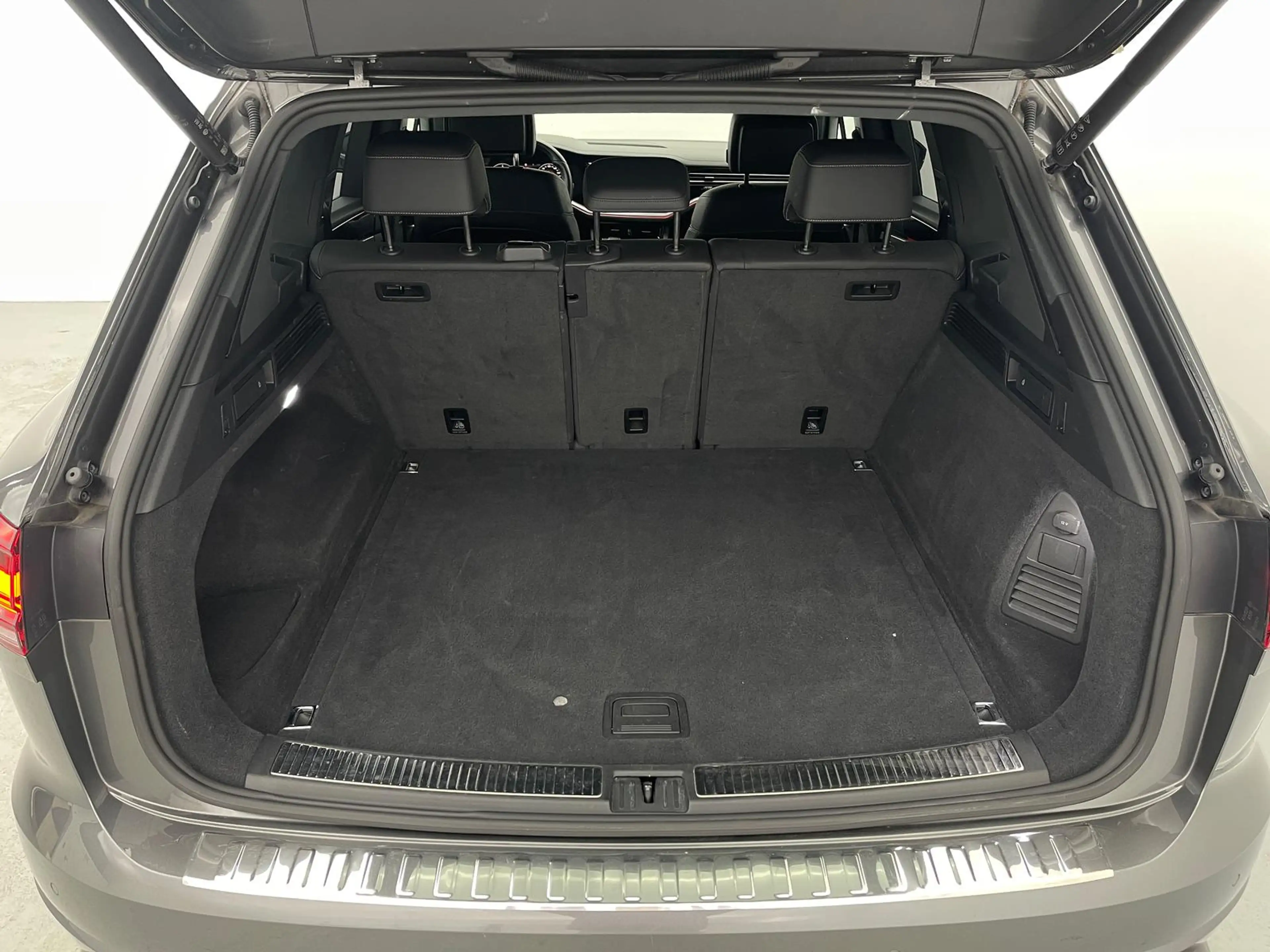 Volkswagen Touareg TDI R-Line 4Motion LED*ACC*360°*VIRT*MEM — photo 9