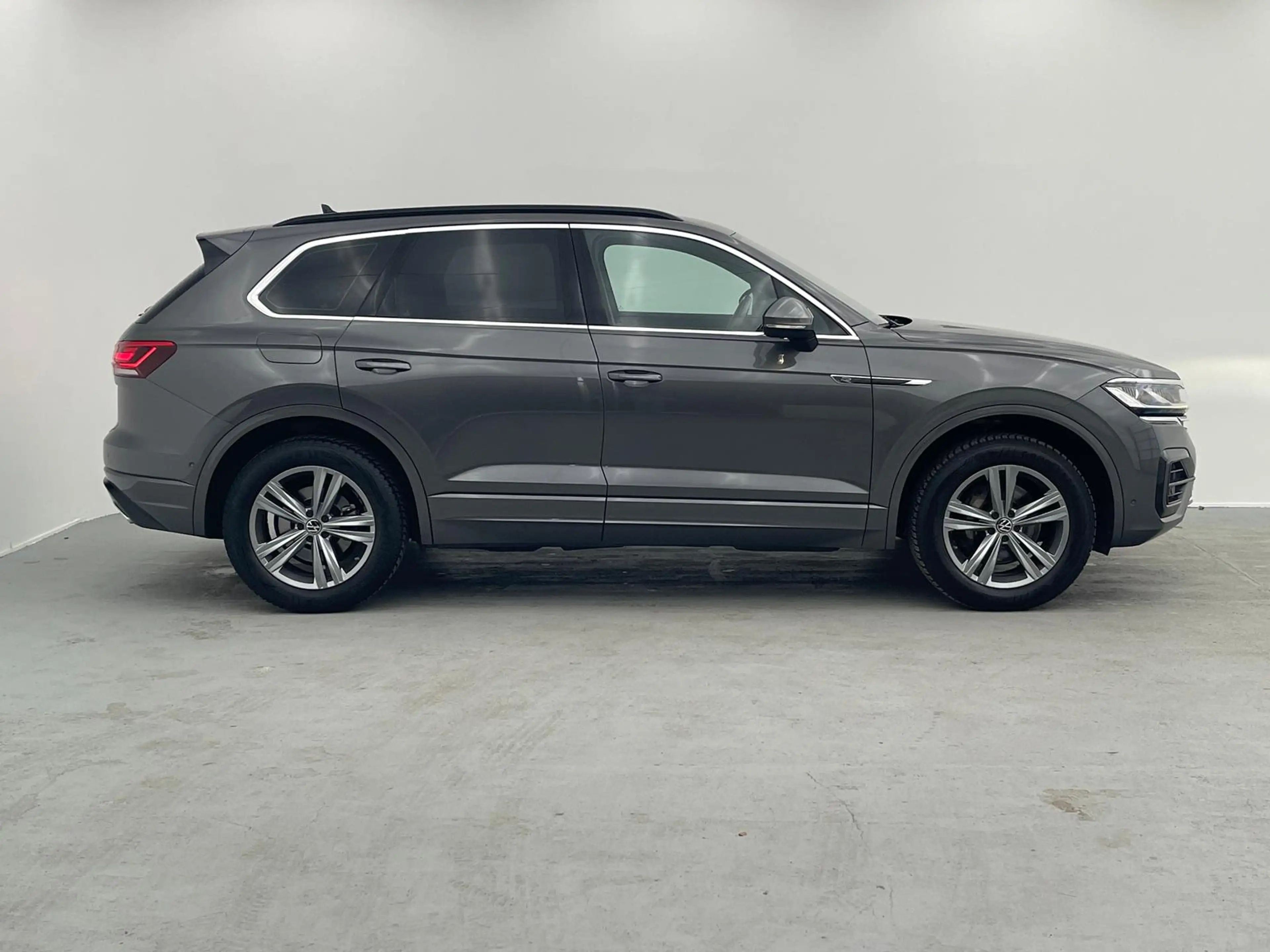 Volkswagen Touareg TDI R-Line 4Motion LED*ACC*360°*VIRT*MEM — photo 6