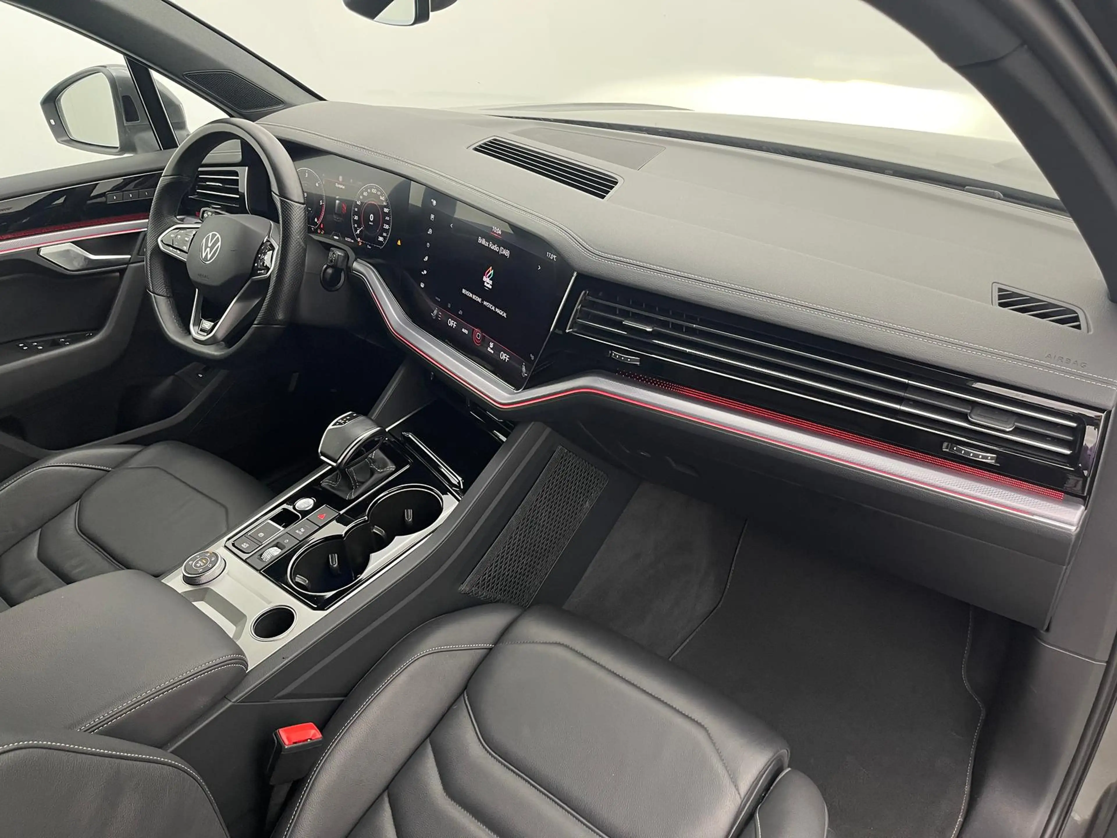 Volkswagen Touareg TDI R-Line 4Motion LED*ACC*360°*VIRT*MEM — photo 13