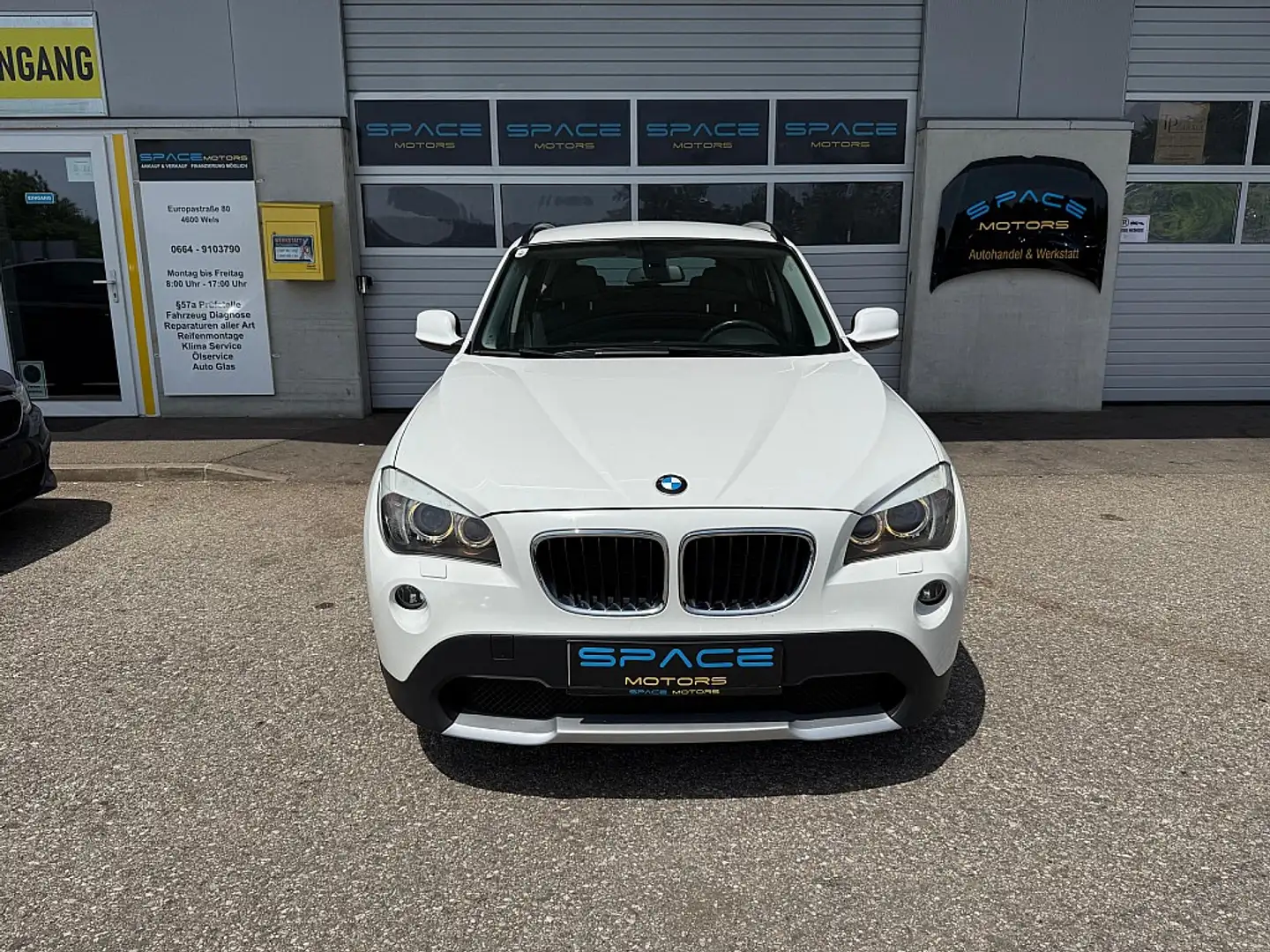 BMW X1 xDrive18d Österreich Paket Silber - 2