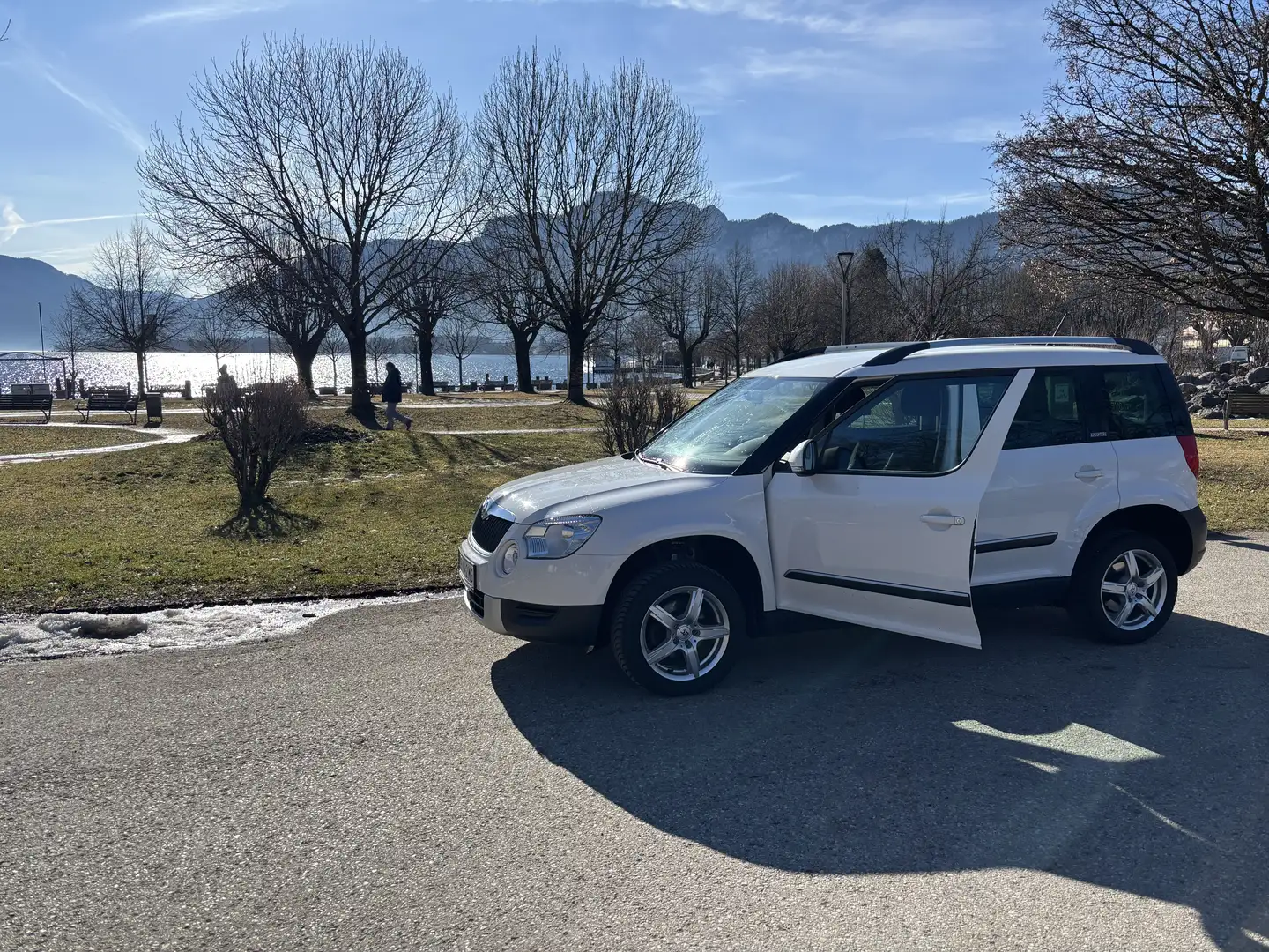 Skoda Yeti 4x4 Twenty Adventure+ 2,0 TDI CR DPF Weiß - 1