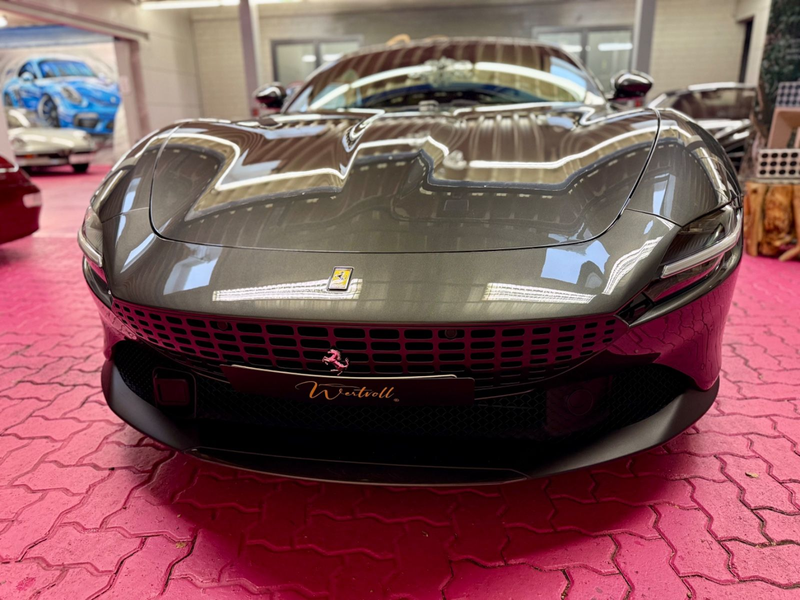 Ferrari Roma Spider, Magnet., Carbon,Belüft,. Hist. Lack — photo 2