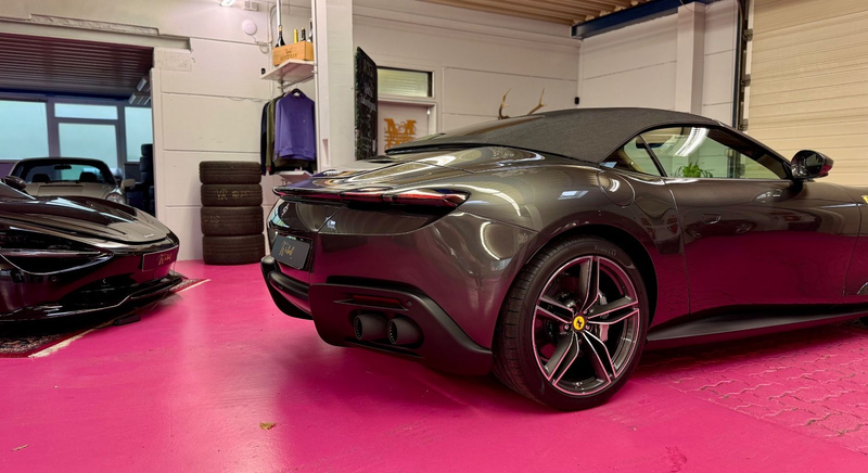 Ferrari Roma Spider, Magnet., Carbon,Belüft,. Hist. Lack — photo 9