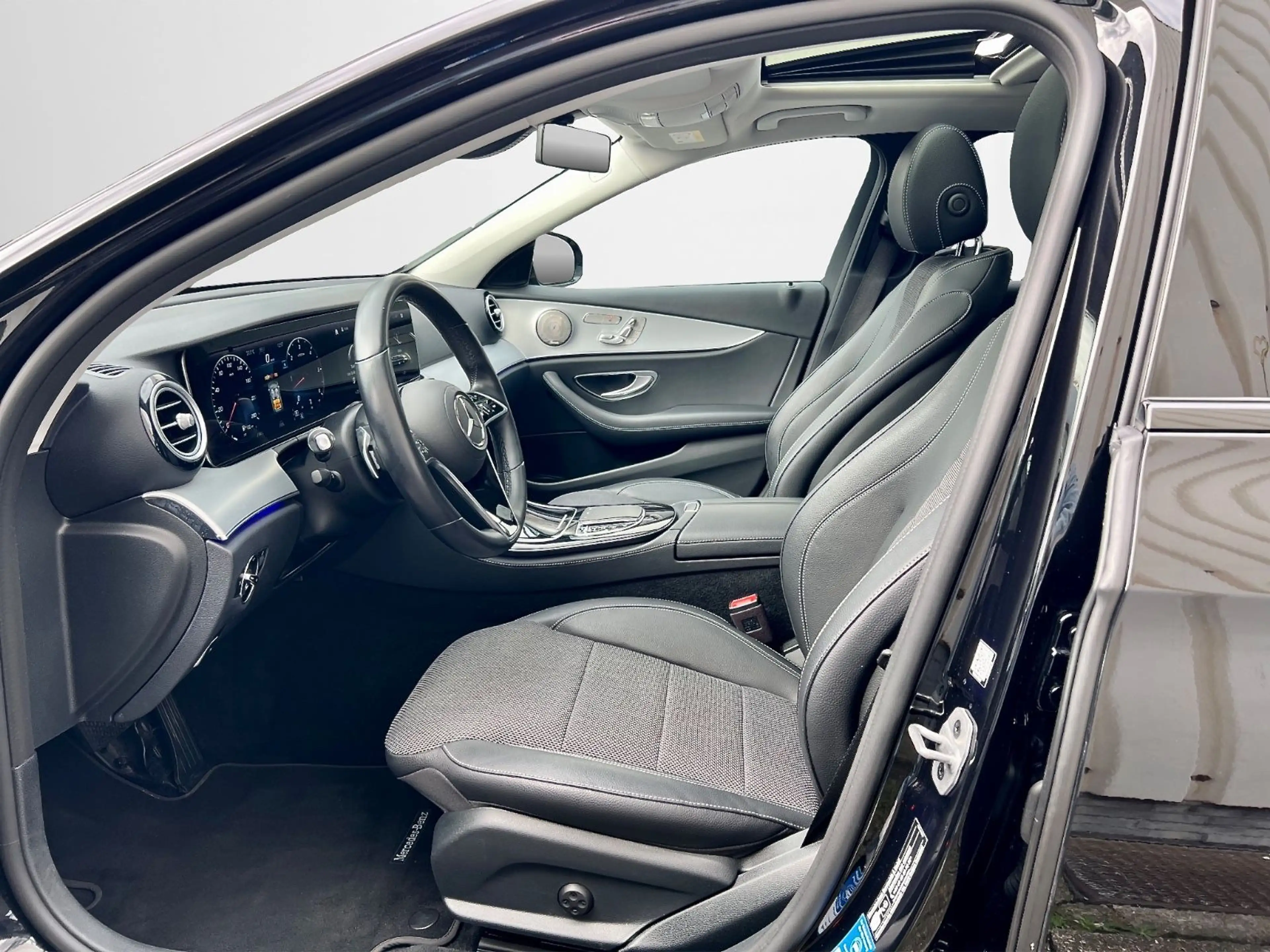 Mercedes-Benz E 400 d 4M*DISTRONIC*SCHIEBEDACH*MEMORY* — photo 10
