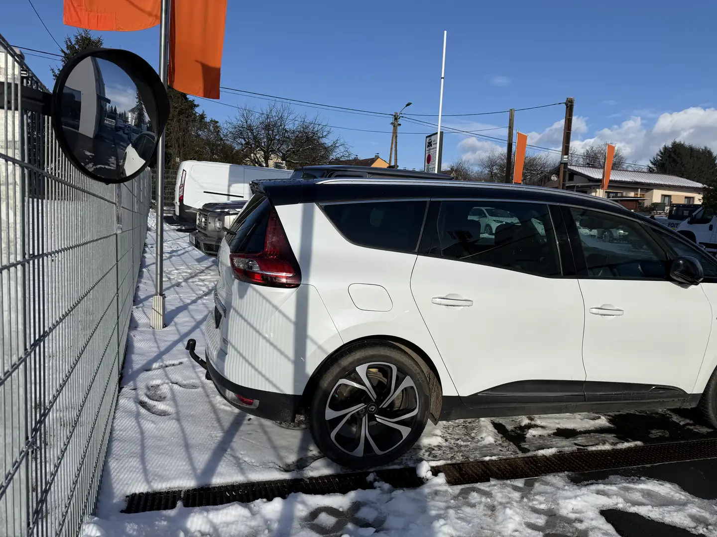 Renault Grand Scenic Automatik, Bose Panorama Teillleder AHK etc. Weiß - 2