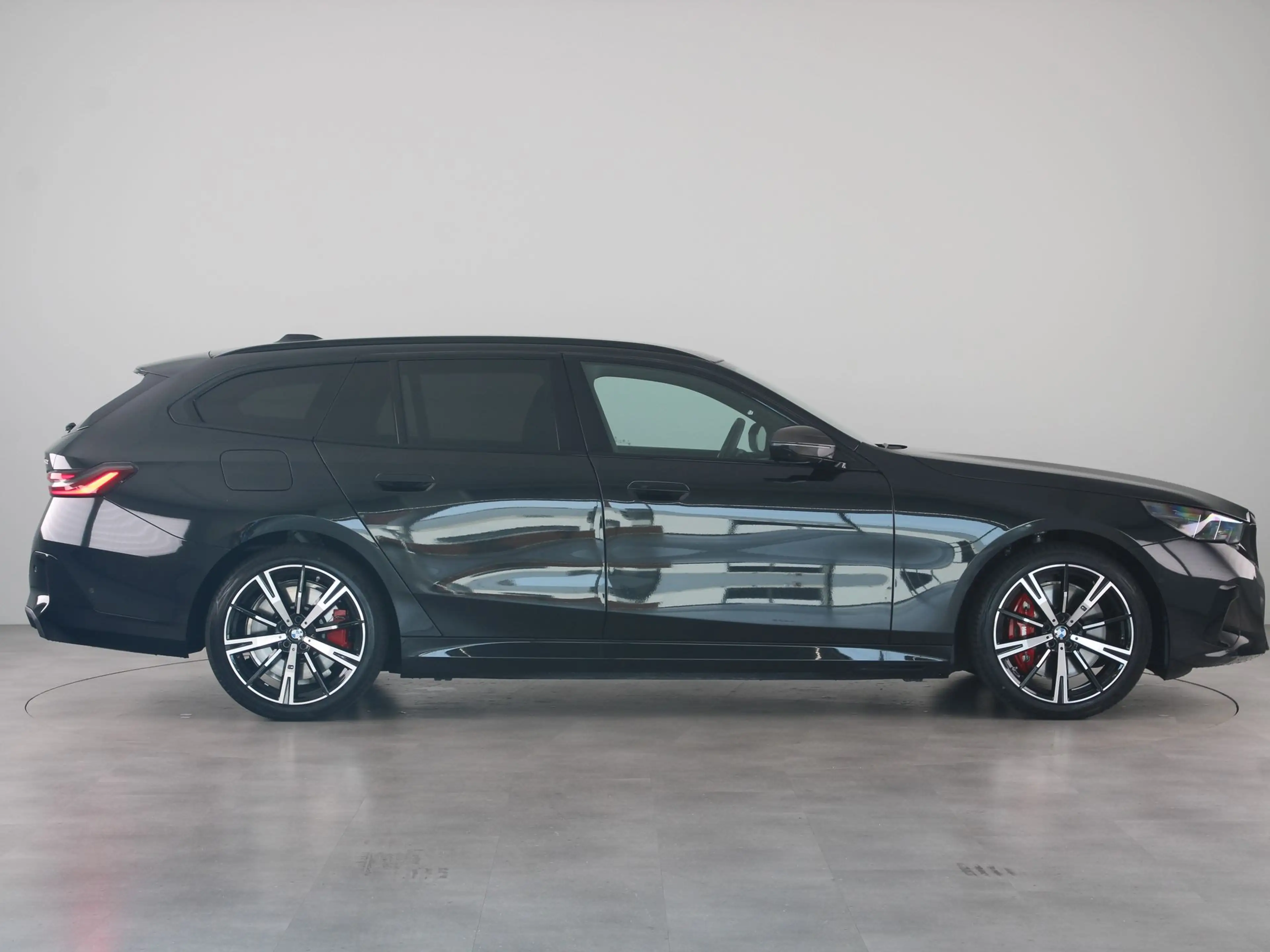BMW 550 5 Serie 550e Touring xDrive — photo 10