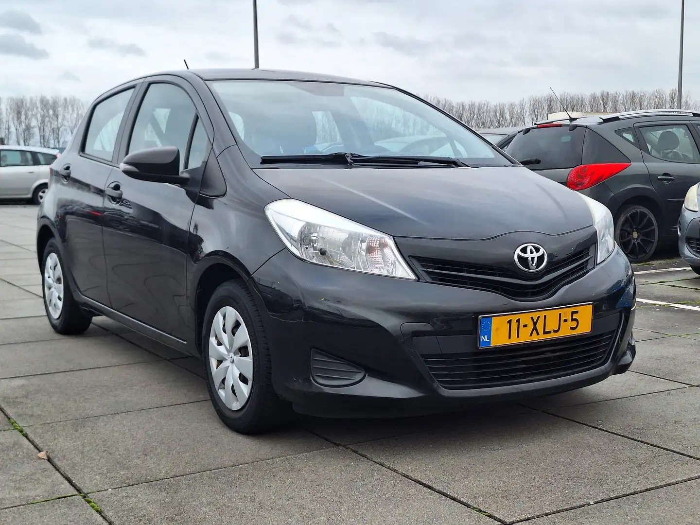Toyota Yaris €3850,-1.0 VVT-i Aspiration Aircondition 2012 Gri - 1