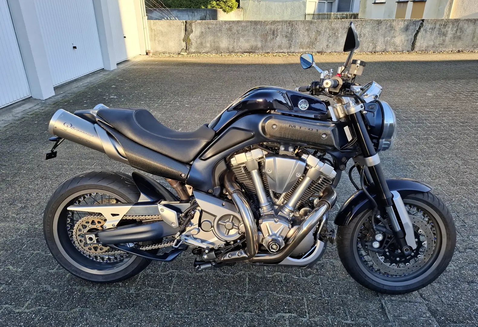 Yamaha MT-01 Burdeos - 1