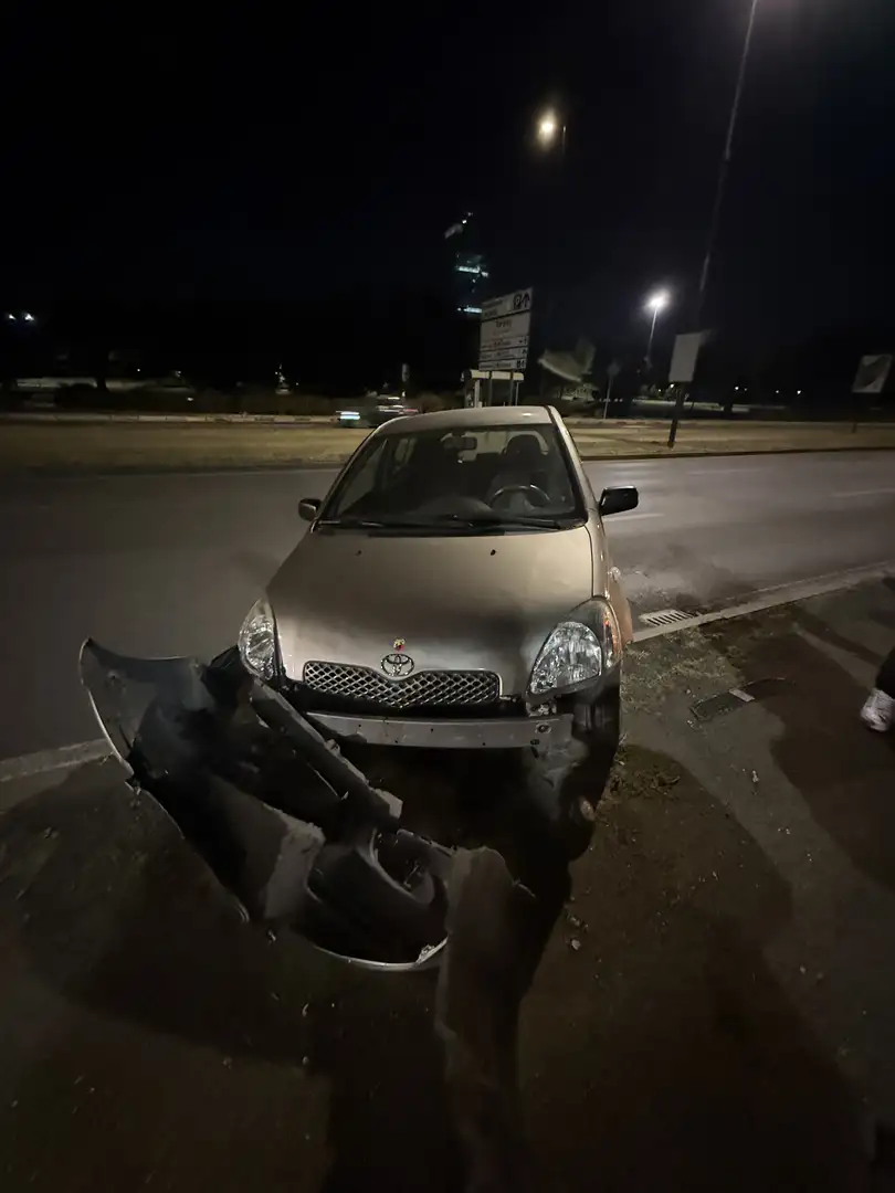 Toyota Yaris Incidentata 2003 - 1