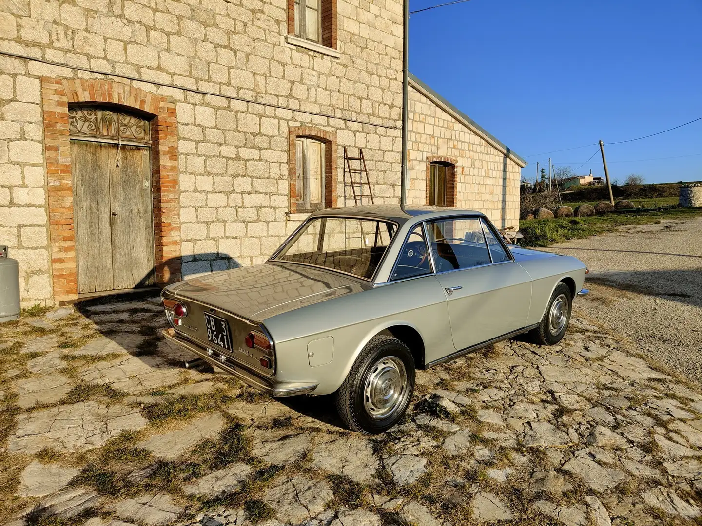 Lancia Fulvia Fulvia Coupé Rally 1300 Gümüş rengi - 2