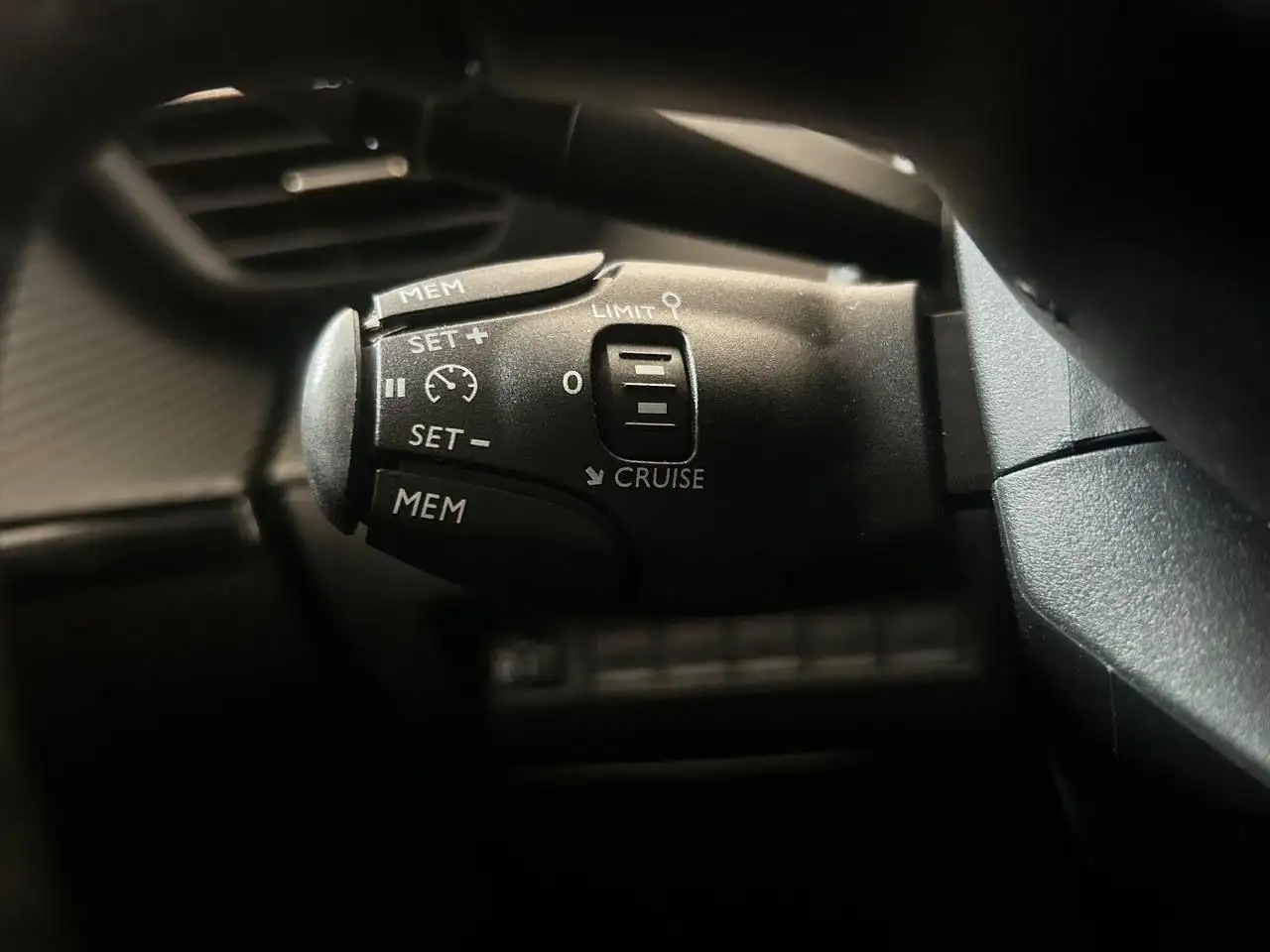 Peugeot 208 PureTech 100 Stop&Start 5 porte Allure 17