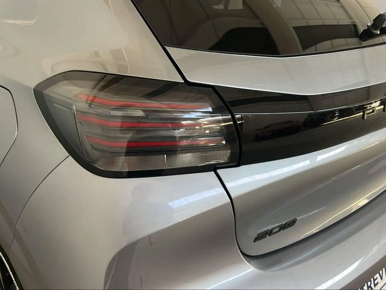 Peugeot 208 PureTech 100 Stop&Start 5 porte Allure 33