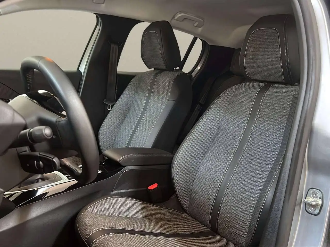 Peugeot 208 PureTech 100 Stop&Start 5 porte Allure 9