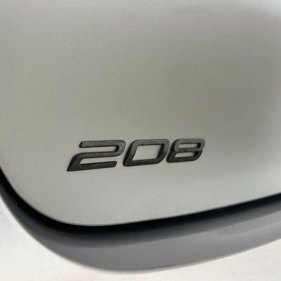 Peugeot 208 PureTech 100 Stop&Start 5 porte Allure 38