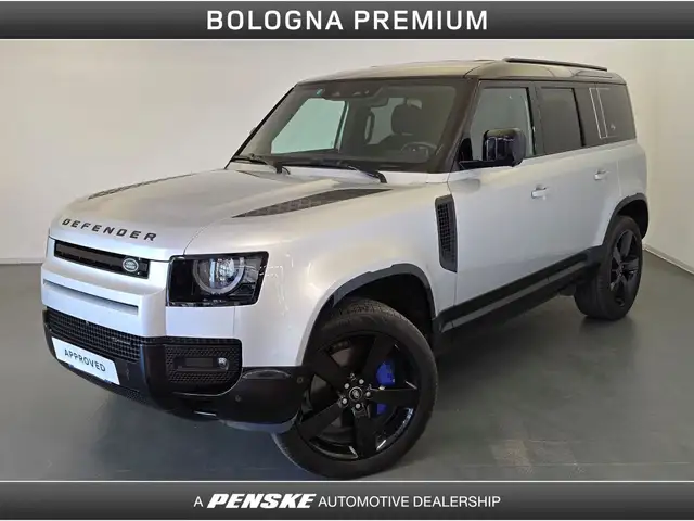 Land Rover Defender 110 main image