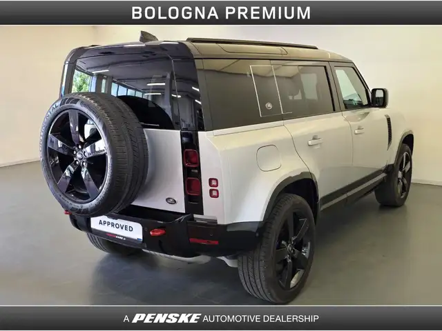 Land Rover Defender 110 view 2