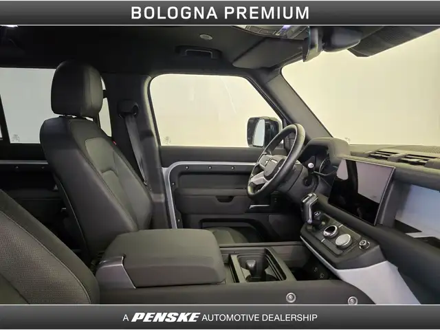 Land Rover Defender 110 view 3