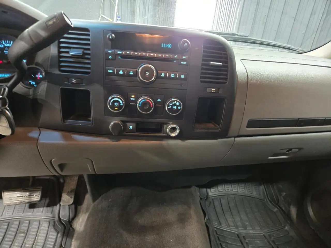 Chevrolet Silverado 1500 снимка Chevrolet Silverado 1500