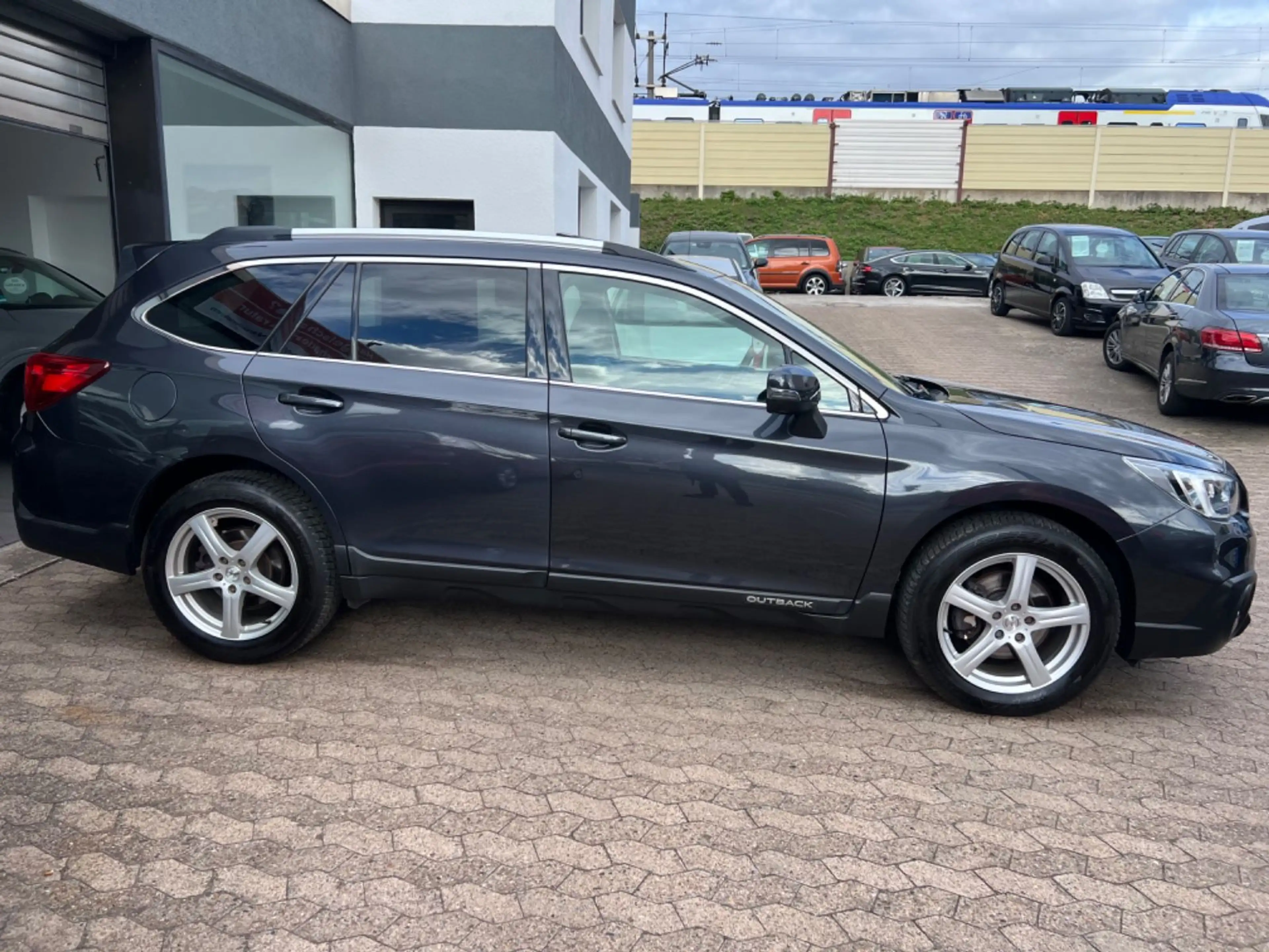 Subaru OUTBACK Sport Automatik~SpurAssi~Leder~1Hand~AHK — photo 5
