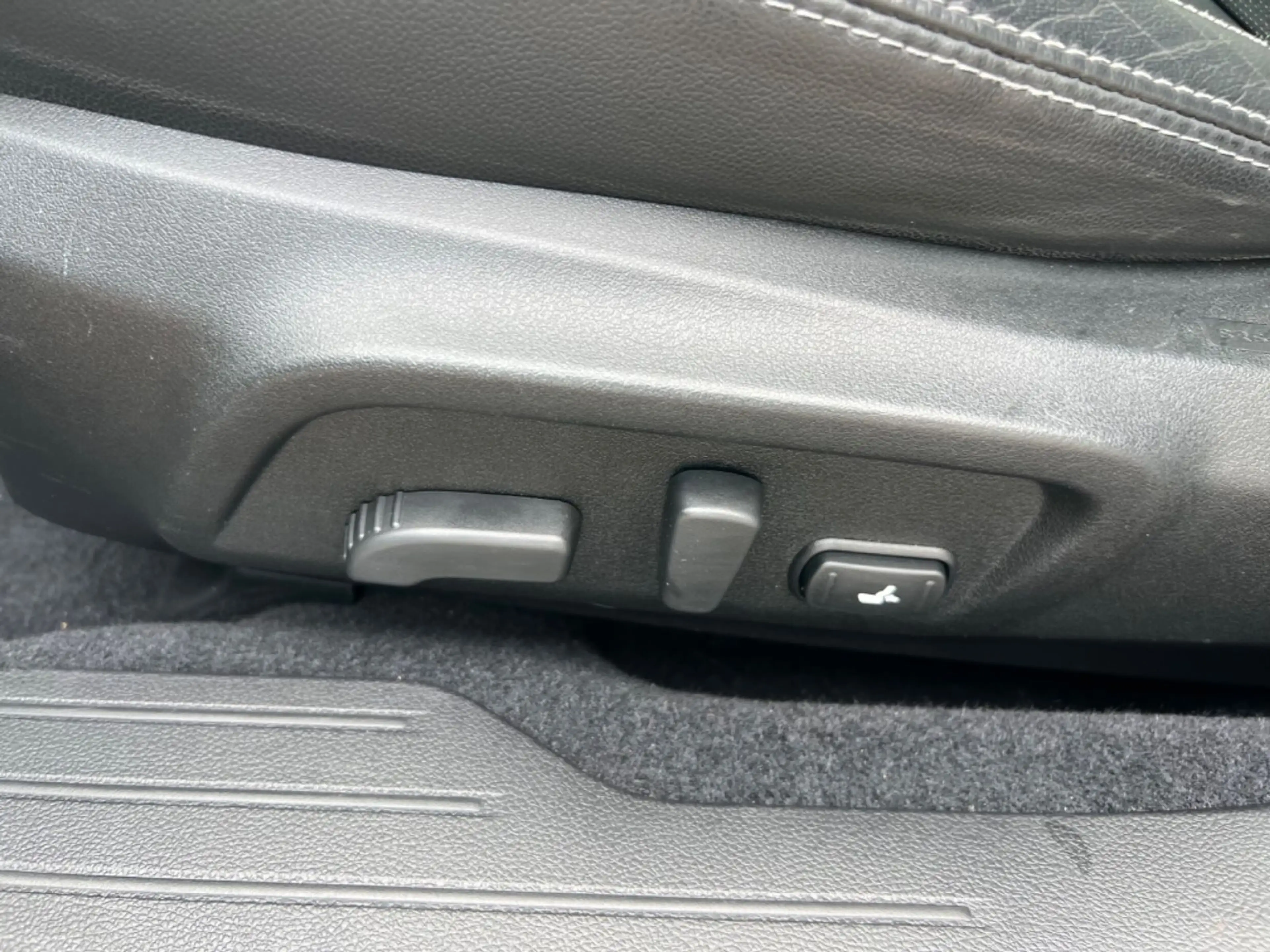 Subaru OUTBACK Sport Automatik~SpurAssi~Leder~1Hand~AHK — photo 21