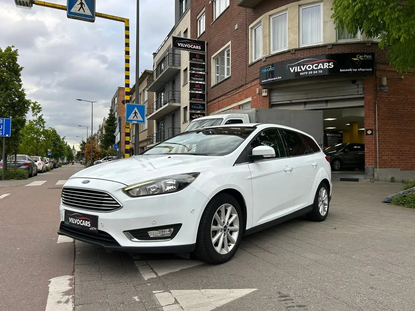 Ford Focus 1.5 TDCi Blanc - 1