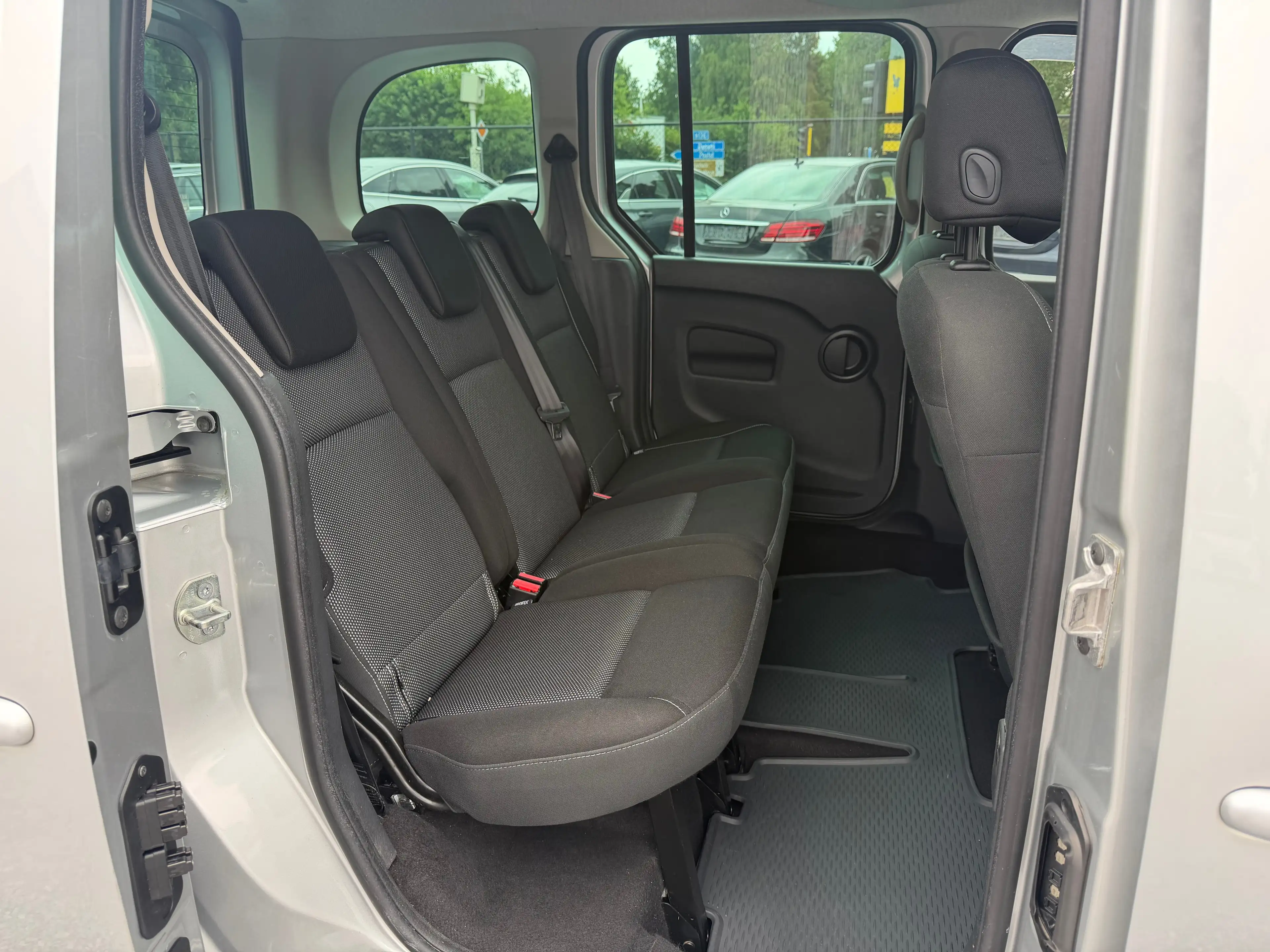 Renault Kangoo — photo 10