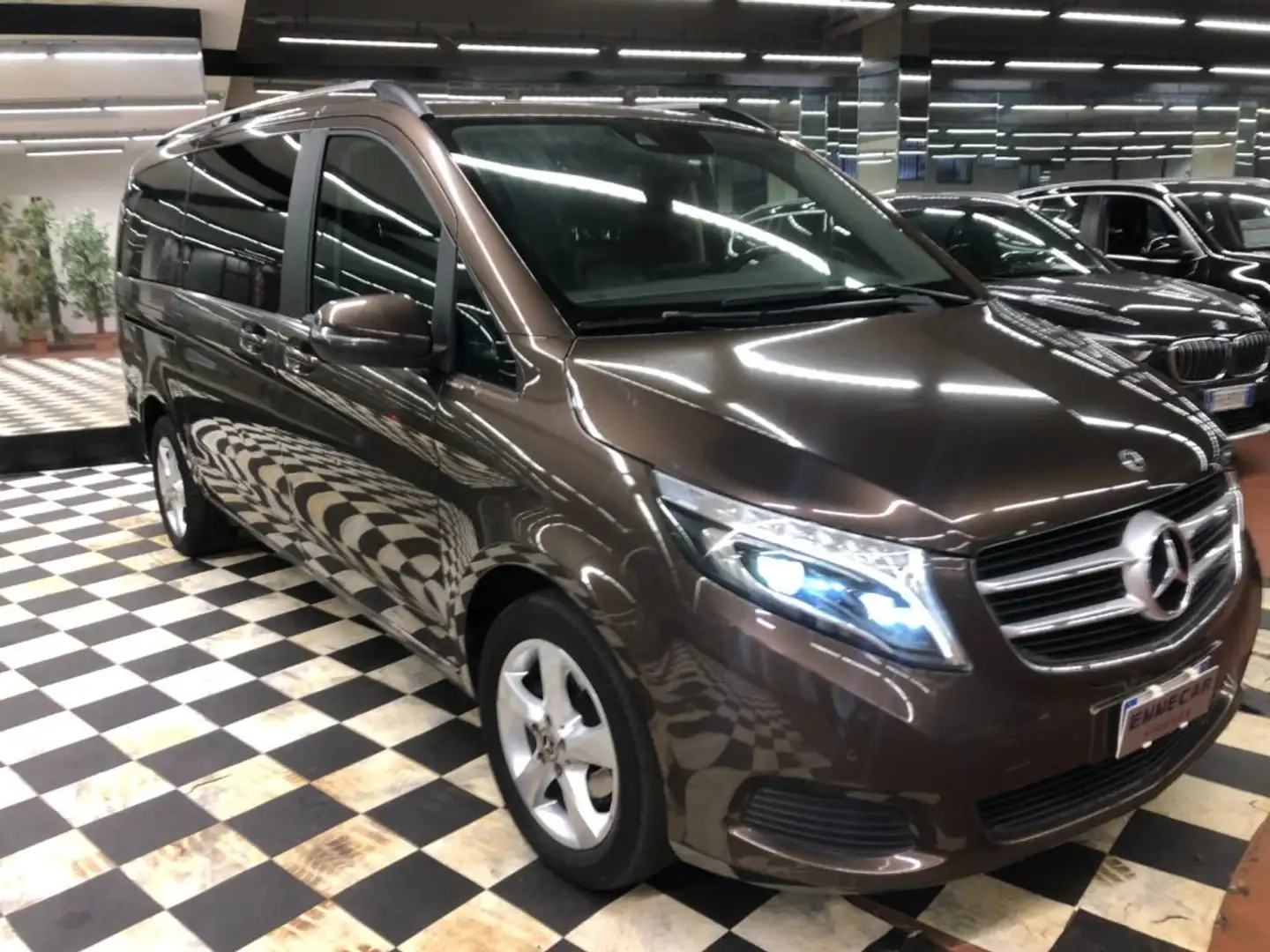 Mercedes-Benz V 220 d Sport Long Bronze - 2