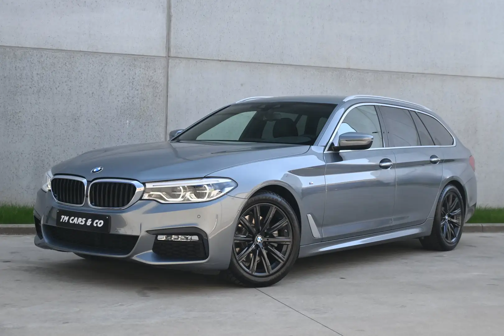 BMW 520 DA G31 M pack / Camera GPS, LED, Trekhaak, Carplay Gris - 2