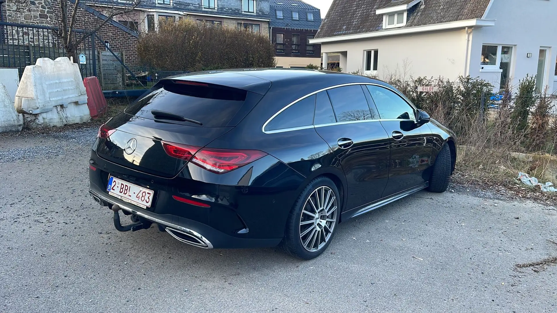 Mercedes-Benz CLA 200 Classe Shooting Brake d 8G-DCT Business Line Noir - 1