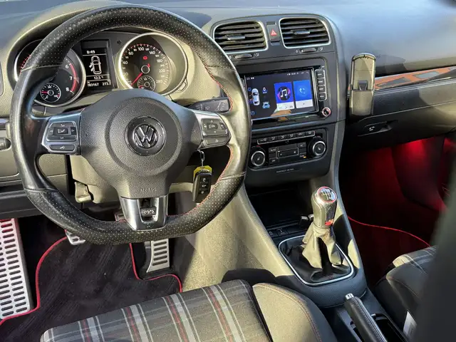 Volkswagen Golf view 3